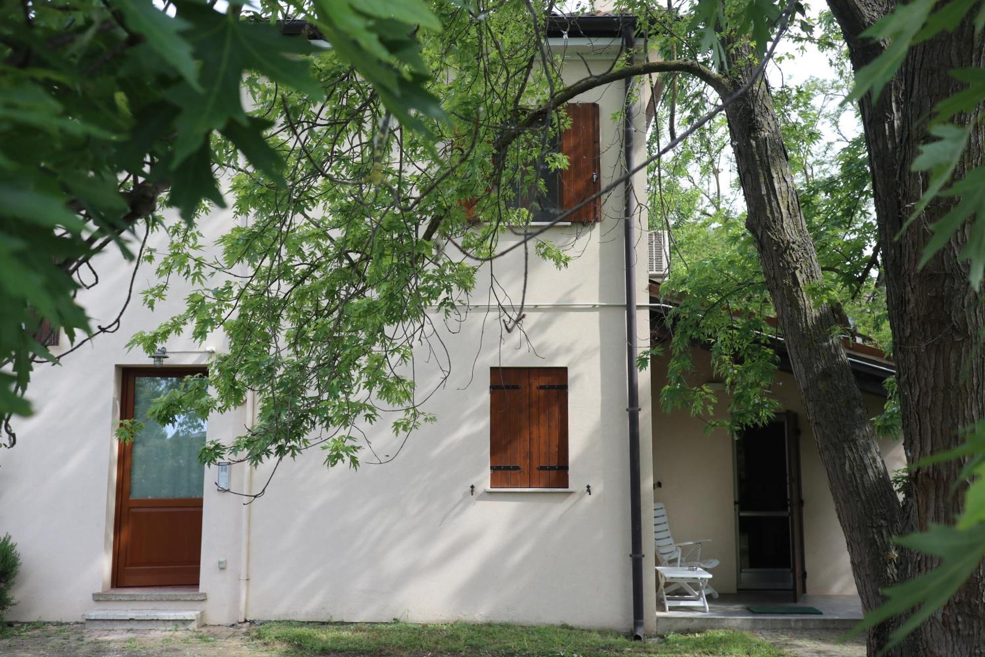 Holiday Home Giaron Rosolina Bagian luar foto