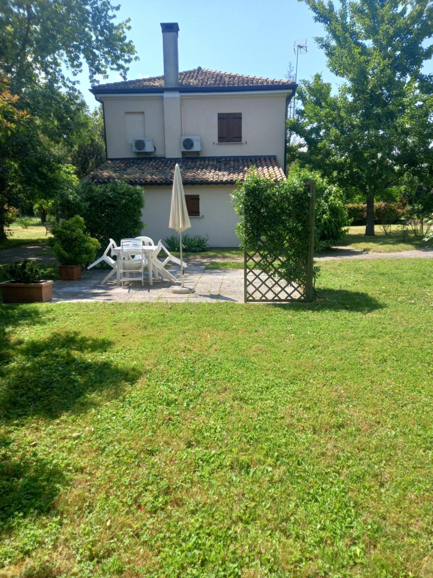 Holiday Home Giaron Rosolina Bagian luar foto